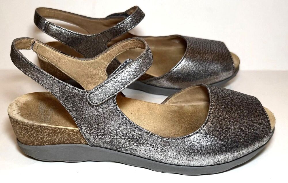 Dansko Vera Sandals 40 US 9.5-10 Pewter Metallic Leather Wedge Comfort